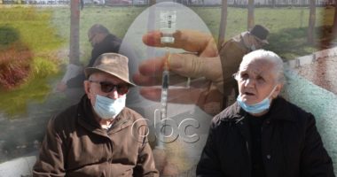 “Po presim radhën, nuk jemi personalitete”, të moshuarit kërkojnë të vaksinohen kundër Covid 19