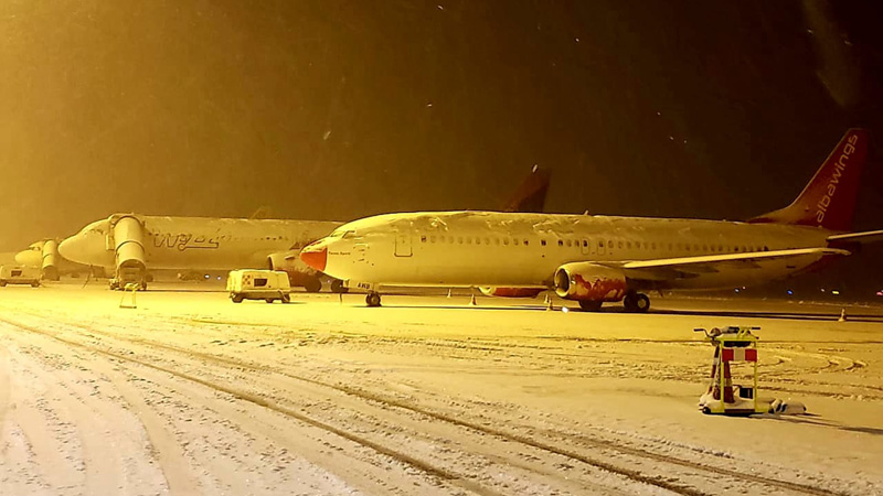 10 cm borë bllokon Rinasin, avionët bëjnë ulje të detyruar në Bari gjatë orëve të natës