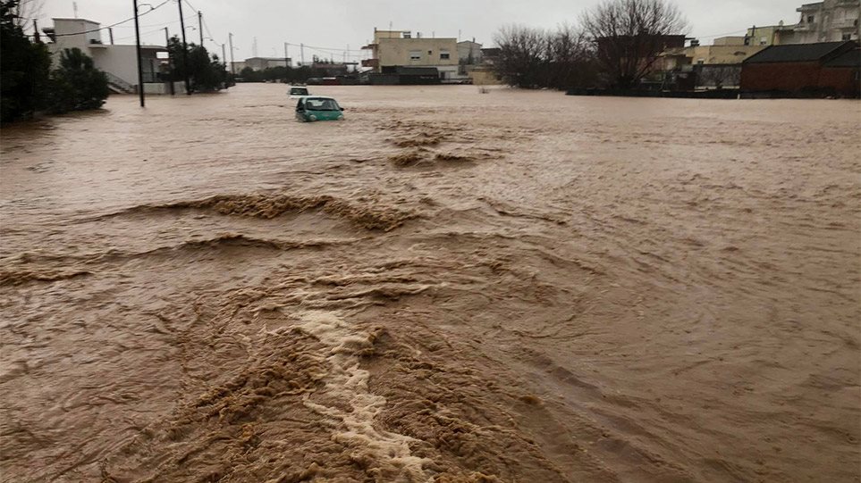 Moti i keq shkakton përmbytje të mëdha në Greqi, shënohet një viktimë - Abc  News