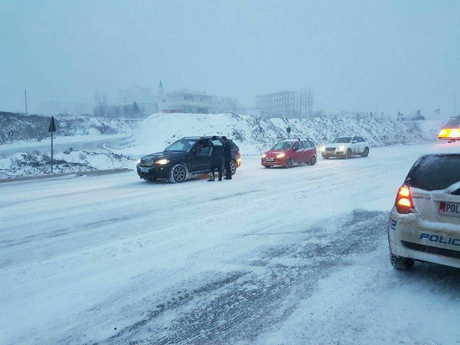 Pas borës vijnë ngricat, probleme me qarkullimin në Dibër dhe Bulqizë