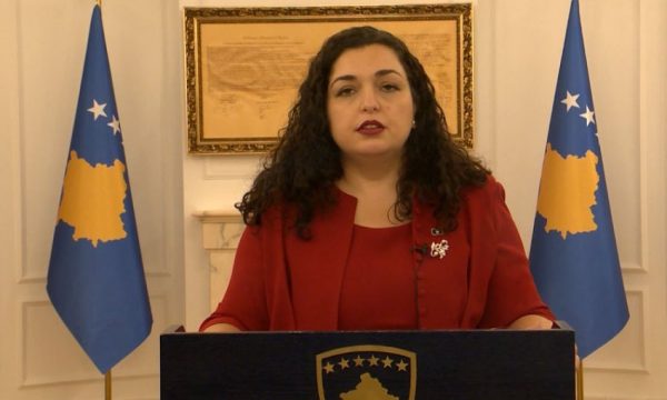 PDK dhe AAK: Nuk do të qëndrojnë në Kuvend kur të votohet Osmani për presidente