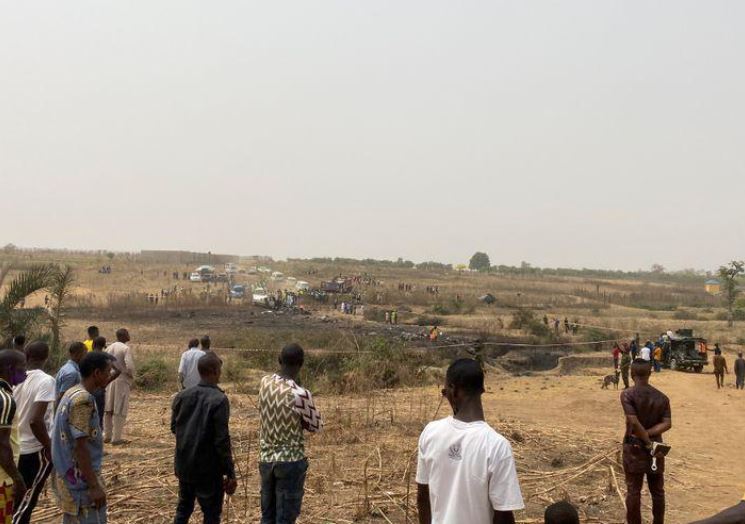 Rrëzohet një aeroplan ushtarak në Nigeri, humbin jetën shtatë pasagjerët