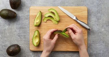 Si të prisni një avokado si një profesionist