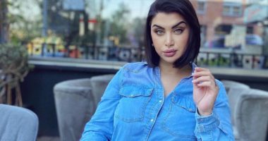 Në krahët e të atit, Çiljeta Xhilaga ndan videon e rrallë nga fëmijëria: Kur festoja me krejt lagjen