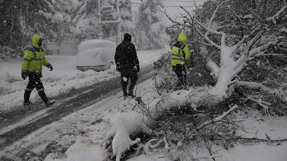 Moti i keq në Greqi, 250,000 familje pa energji elektrike