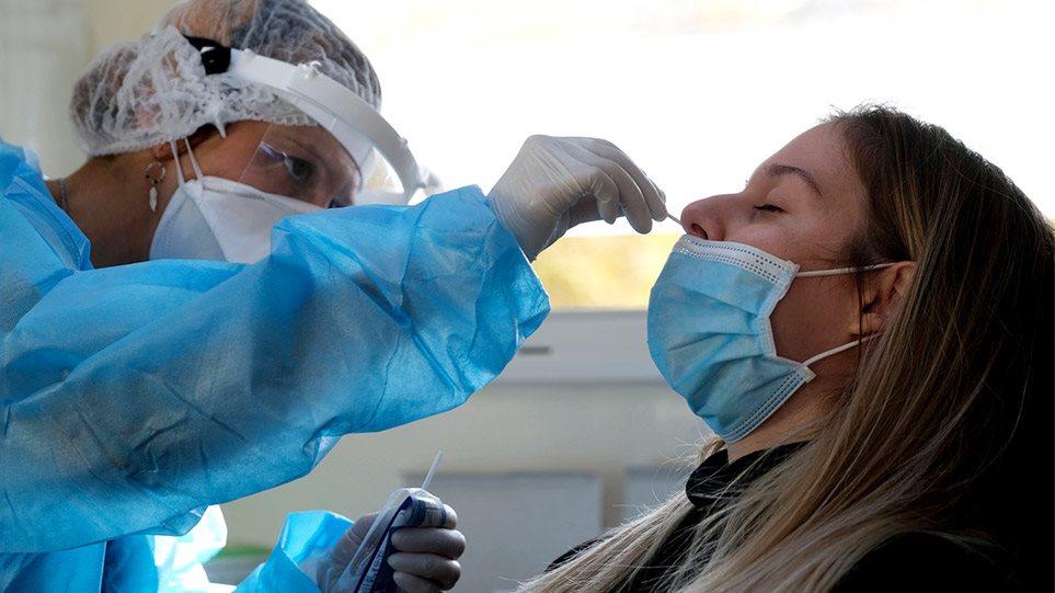 Ulet numri i rasteve me Covid në Greqi, 13 humbje jete në 24 orë