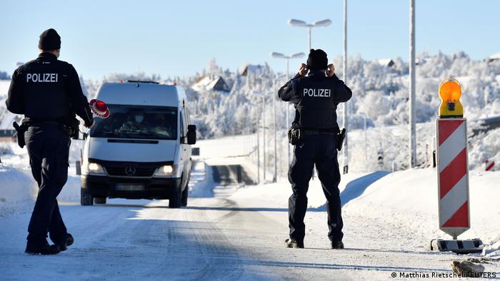 DW: Ashpërsimi i kontrolleve në kufi shkakton tension