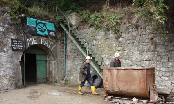 Përfundon greva në Trepçë, minatorët i rikthehen punës