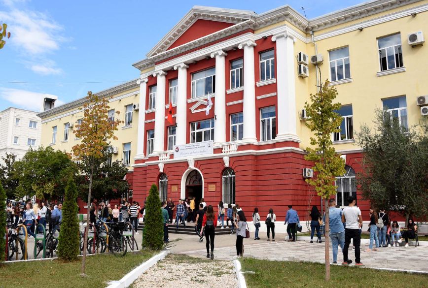 Universiteti i Tiranës merr vendimin: Si do të zhvillohen provimet