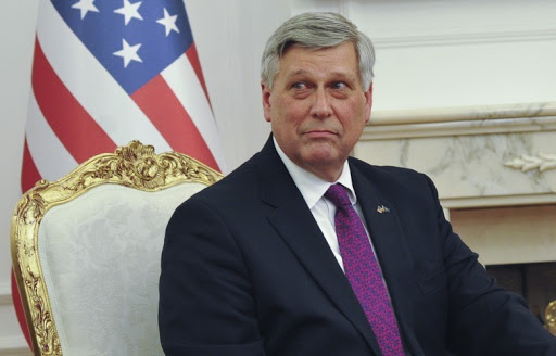 Ambasadori amerikan komenton deklaratat e Kurtit dhe Haradinajt për bashkim kombëtar