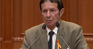 “Shqiptarët s’janë budallenj”, propozimi i papritur i deputetit: Të marrim detektivë privatë për zgjedhje