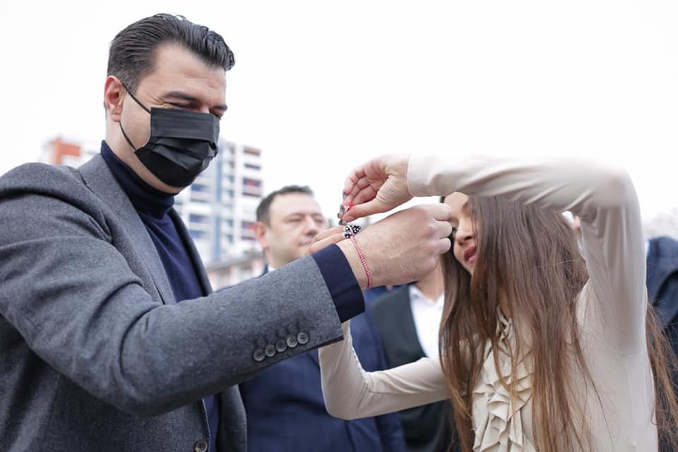 Basha duke vënë veroren në Elbasan: Ne do të sjellim ndryshimin