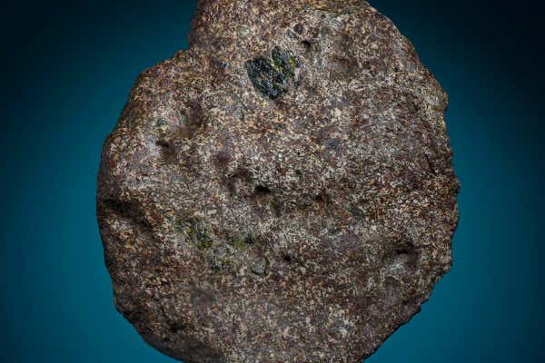 Meteoriti 4.6 miliardë vjeçar është shkëmbi më i vjetër vullkanik i gjetur ndonjëherë
