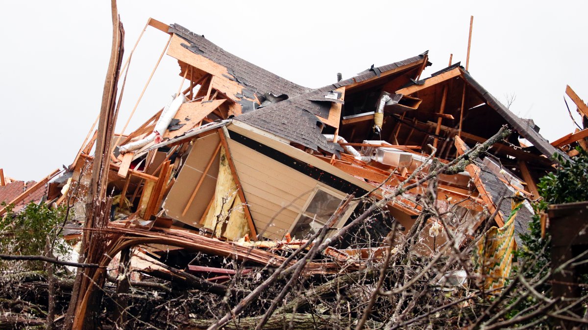 Valë tornadosh në disa shtete të SHBA, 5 viktima dhe dëme të mëdha materiale