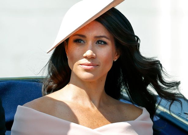 Meghan Markle shijoi 13 udhëtime, pavarësisht pretendimeve që iu mor pasaporta