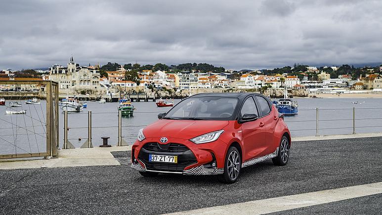 Toyota Yaris shpallet makina e vitit 2021 në Europë