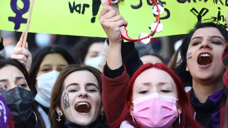 Turqia tërhiqet nga traktati për të parandaluar dhe luftuar dhunën ndaj grave