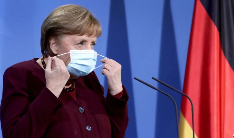 Merkel pro vaksinës ruse: Nuk presim miratimin e BE-së