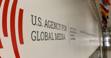 Dokumentet: Ish-shefi i USAGM shpenzoi 1 milion për të hetuar personelin