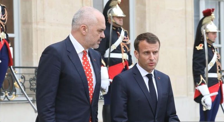 Macron pret Ramën nesër në Paris