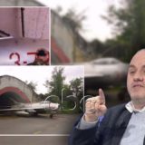 Artan Hoxha mbi MIG 19-të në Rinas: Çfarë ndodhi me avionët luftarakë të Shqipërisë?