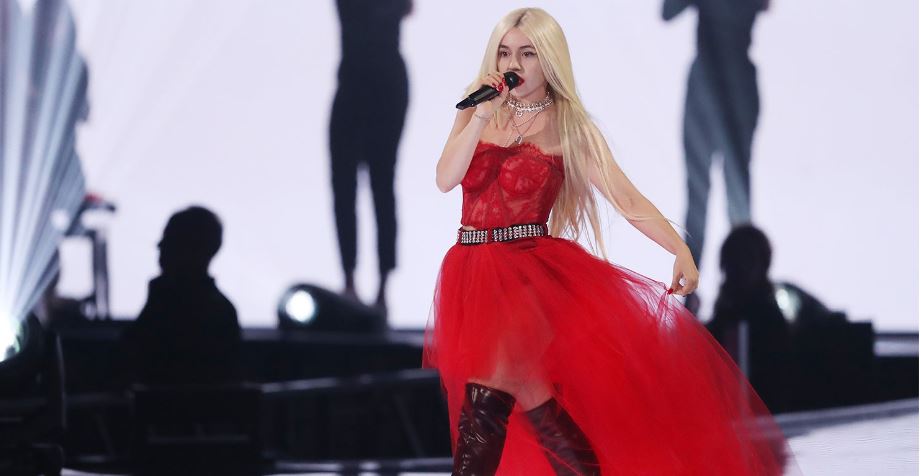 Historike: Këngëtarja shqiptare, Ava Max renditet e para në botë në iTunes