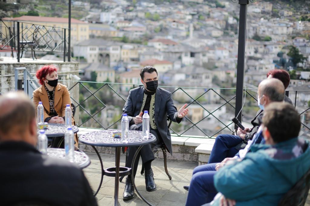 Basha: Do të ndalim hemorragjinë e largimit të mjekëve dhe infermierëve