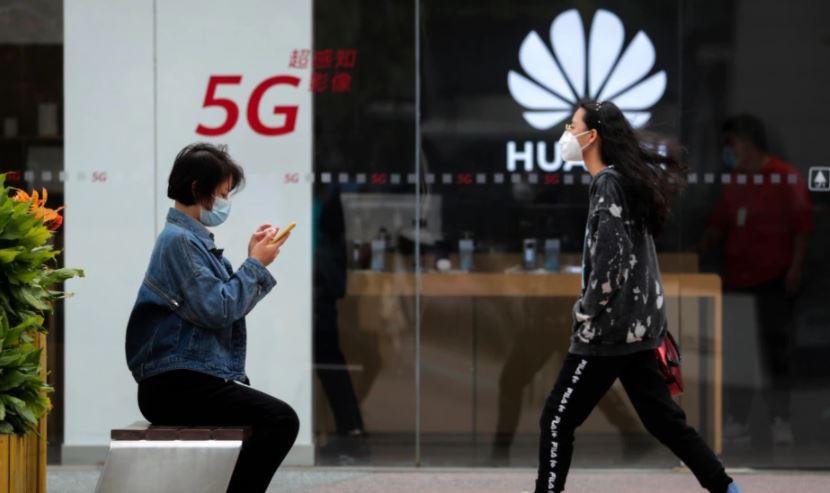 Huawei, gjiganti kinez i telekomunikacionit, mpaket nën presionin amerikan