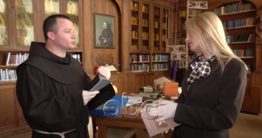 Botohen poezitë e panjohura të At Zef Pllumit, shkruar në burg