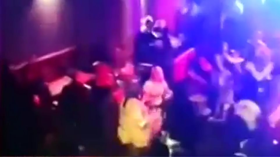 Muzikë LIVE dhe festë të çmendur “nën hundën” e policisë në Athinë, arrestohen shqiptarët