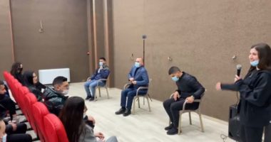 Socialisti mbledh studentët në kinema, “Qëndresa”: Mësimi online, për partinë në takim