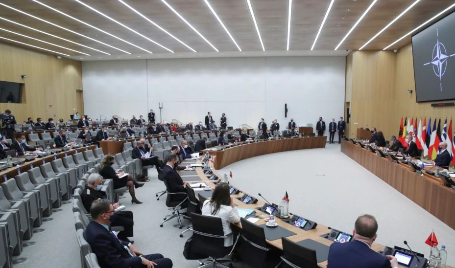 NATO konfirmon unitetin përballë agresivitetit rus