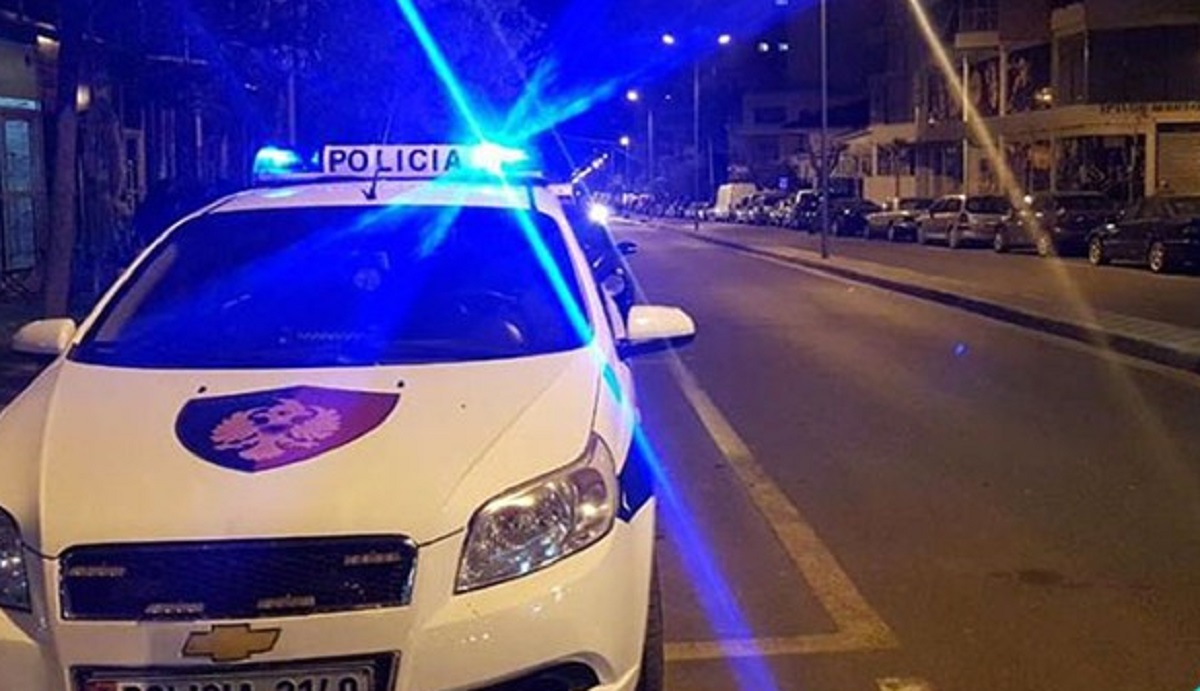 Terrorizohet Kombinati, një person qëllon me armë zjarri dhe largohet, kush ishte shënjestra