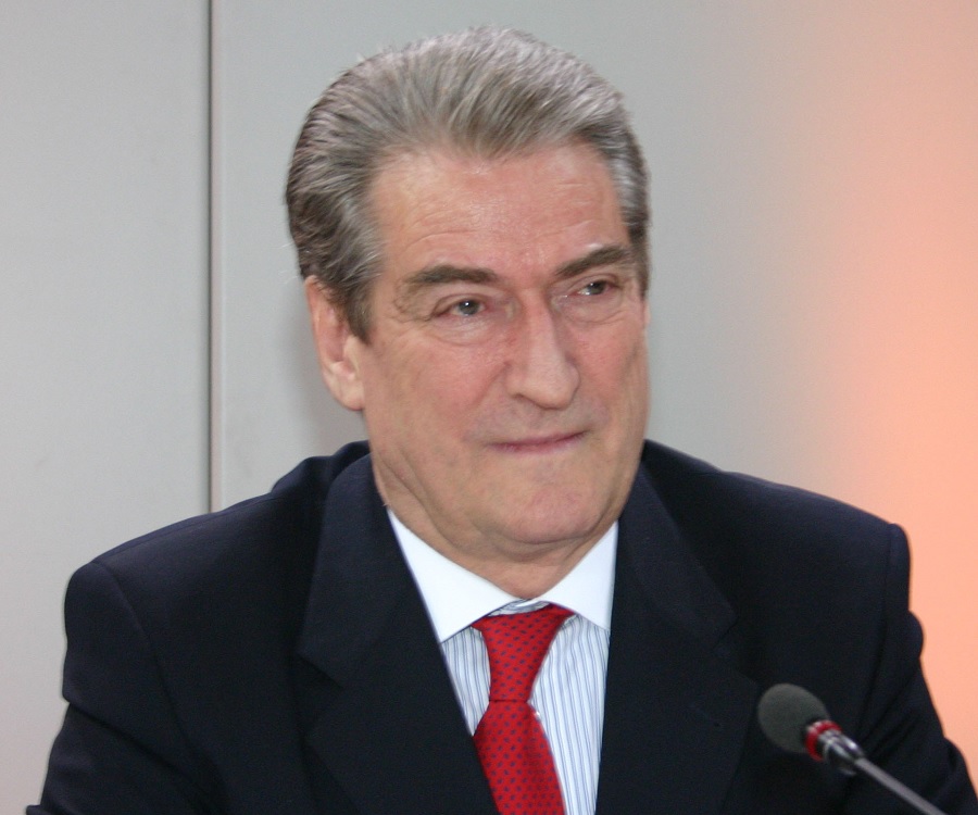 “Enver-Hitler, poshtë Nexhmia”, Berisha: Revolta e Kavajës drodhi themelet e diktaturës