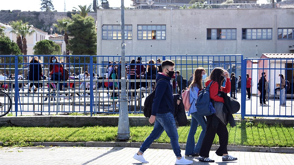 Zgjatet bllokimi në Greqi, shkollat e mbyllura edhe për dy javë