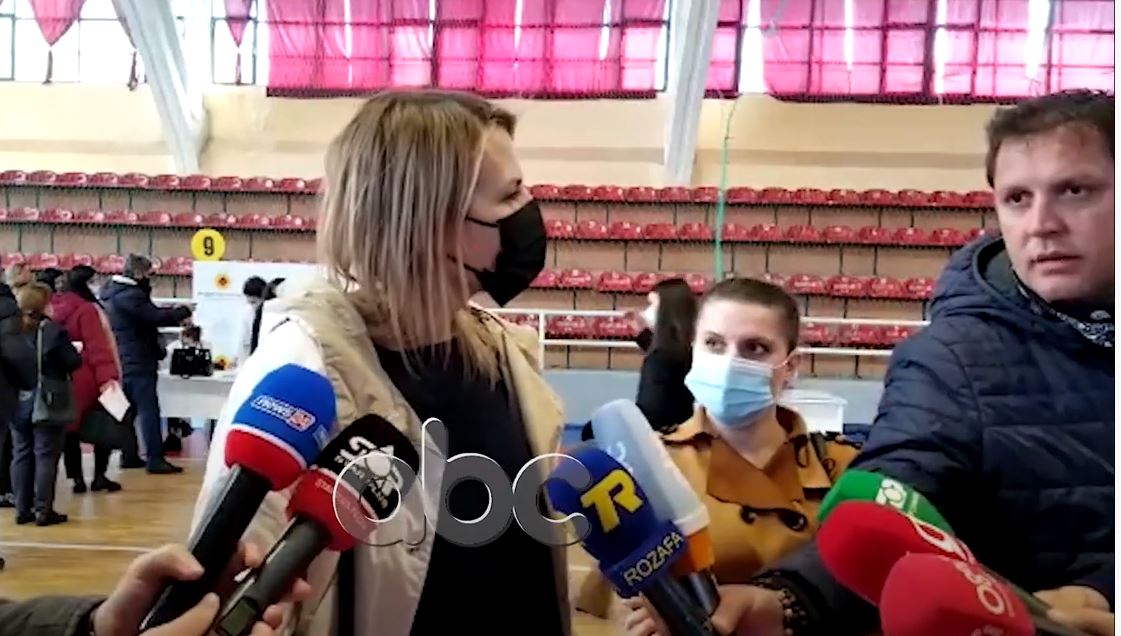 1350 mësues në Shkodër pritet të marrin doza të AstraZeneca, mes tyre ka edhe refuzues