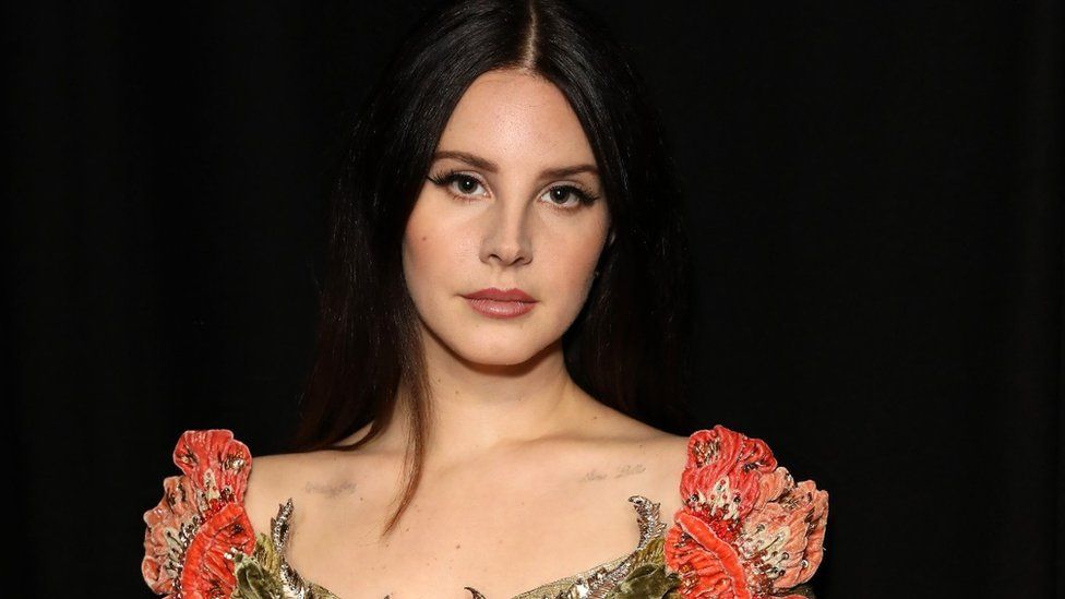 Lana Del Rey paralajmëron albumin e ri, do të publikohet në ditën e rëndësishme të SHBA-ve