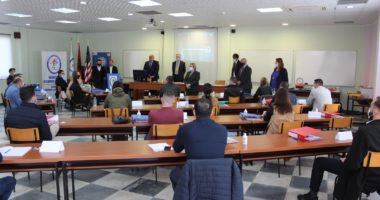 SHBA u jep këshillat e fundit hetuesve të “FBI-së shqiptare”: Tani luftoni korrupsionin dhe krimin