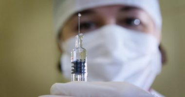 Eksperti amerikan: Vaksinimi kundër Covid-19 mund të parandalojë krijimin e varianteve