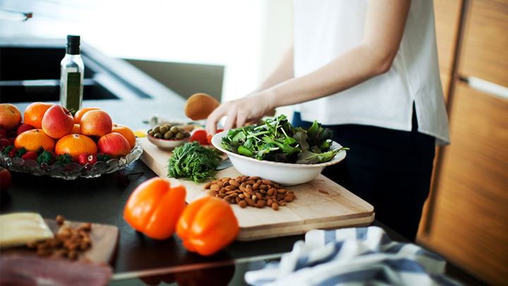 Çfarë ndodh ne trupin tonë kur nuk hamë mjaftueshëm fruta dhe perime