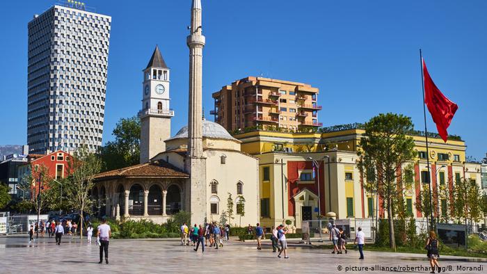 Zgjedhjet në Shqipëri: Fushata risi në formë, jo në përmbajtje