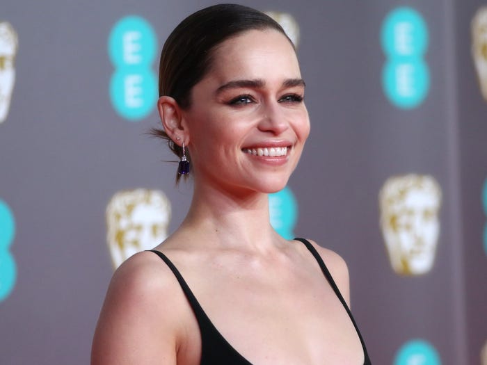 Emilia Clarke ndan “sekretet” e rutinës së saj të bukurisë