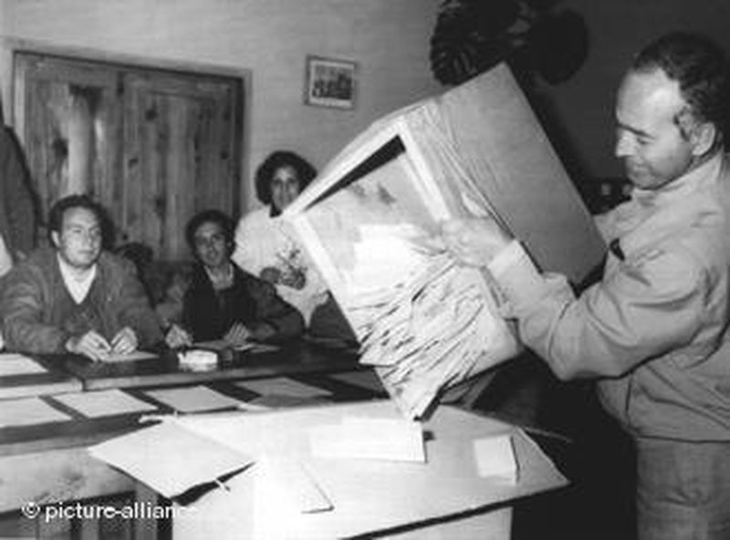 Zgjedhjet e 2 dhjetorit në ’45, sa vota kundër mori Enver Hoxha