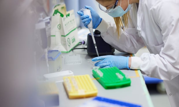 Dyshimet mbi AstraZeneca, një akt i rrezikshëm i një marrëzie politike