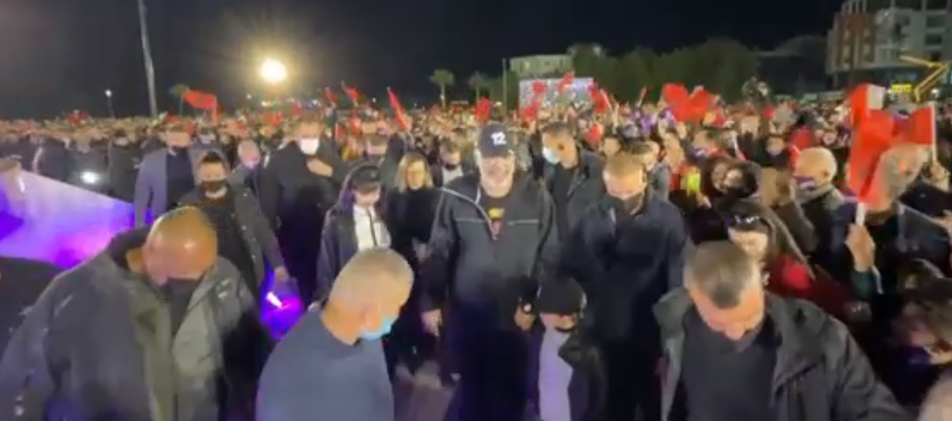 Takimi i “fundit”, Rama falenderon socialistët: Durrësi super, Vlora flakë