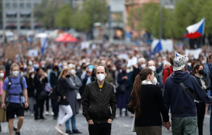 Praga në protestë për shkak të krizës diplomatike me Moskën