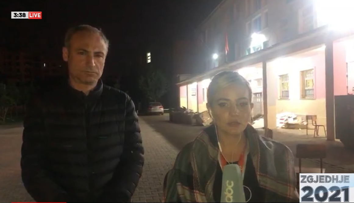 Incident në KZAZ nr.31 në Tiranë, PD denoncon: Përfaqësuesja e PS shënon mbi vota, 60 mijë të pavlefshme, shumica tonat