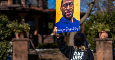 Tre vjet nga vrasja e George Floydit, Biden thirrje Kongresit për reforma policore