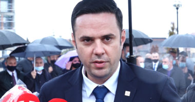 Abdixhiku i përgjigjet ashpër Kurtit për dokumentet e dialogut: Po bën viktimën kur s’je i tillë