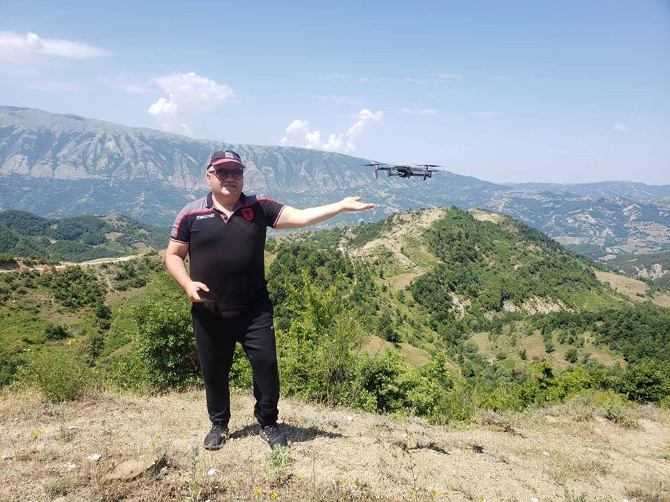 Artan Hoxha zbërthen me kode lëvizjet në Policinë e Shtetit